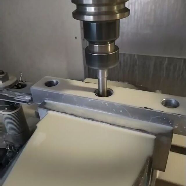 Interpolação de Rosca M24 em Centro de Usinagem